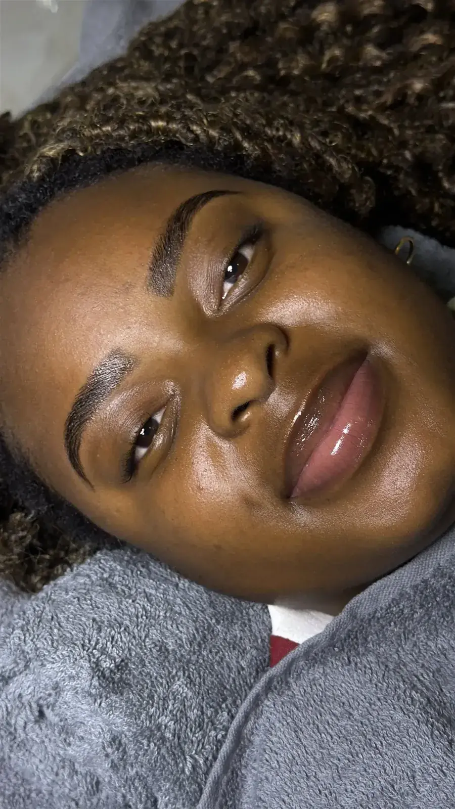 Freshly shaped and tinted brows